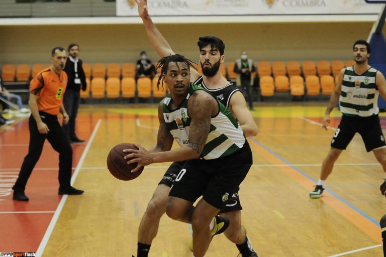 Sporting - Travante Williams