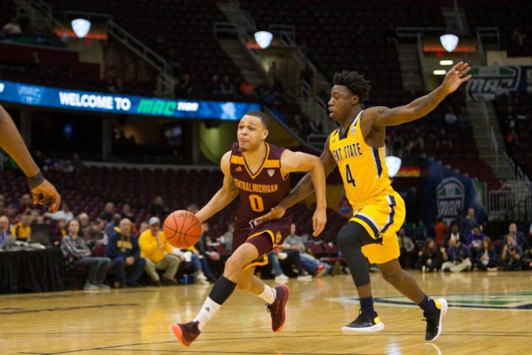 Larry Austin Jr. Reforça Oliveirense