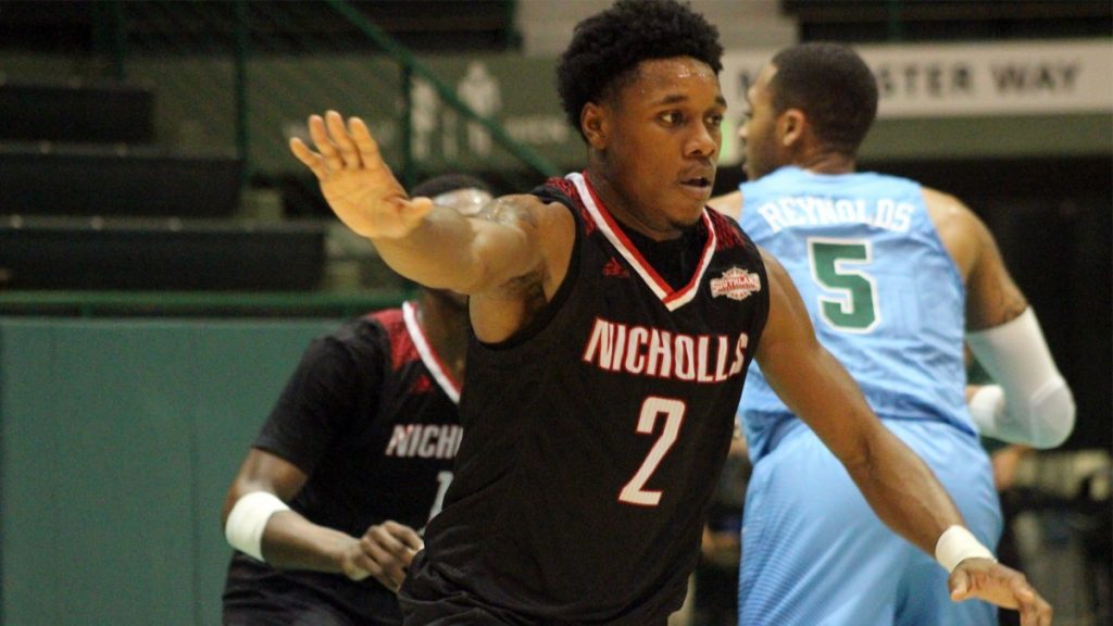 Jahvaughn Powell na Oliveirense