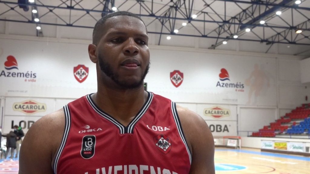 Carlos Dotson - Oliveirense