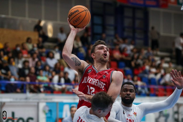 oliveirense e benfica