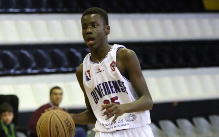 kevin silva oliveirense